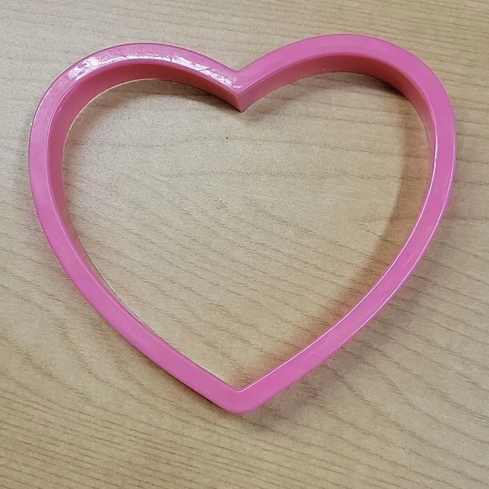 7 Wilton‎ & pamperd  chef Valentines Day cookie cutters